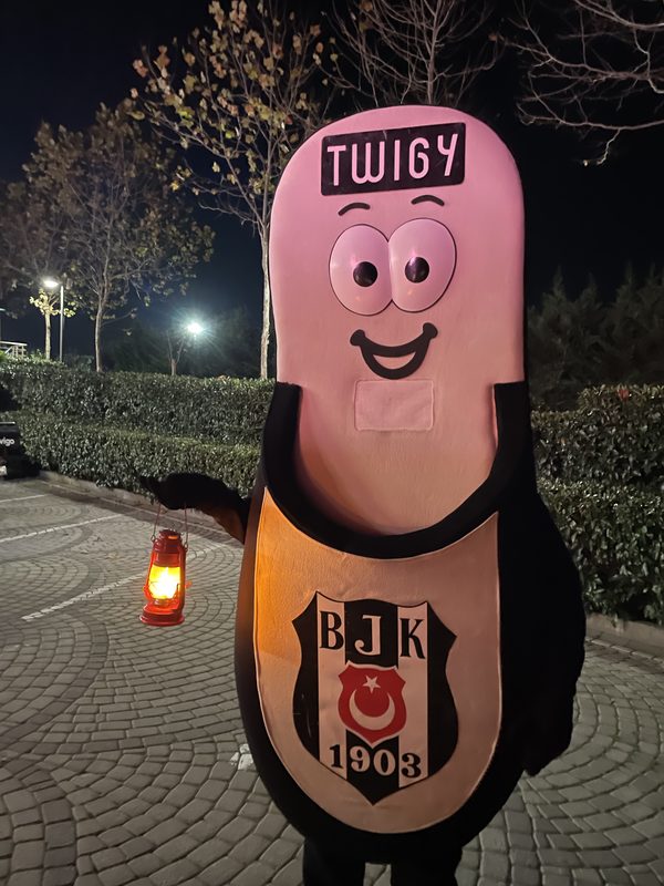 Twigy with a Beşiktaş kit